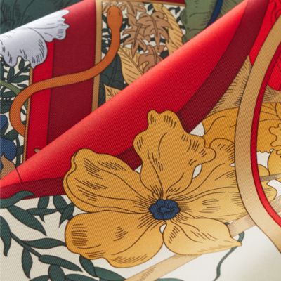 女性用シルクのセレクション | Hermès - エルメス-公式サイト